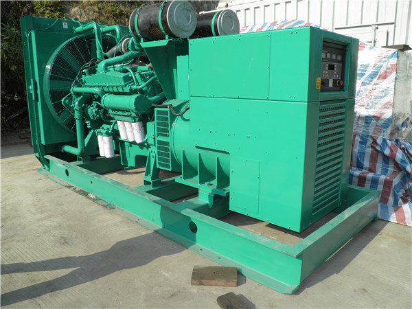 三台出租发电机 发电机组厂家：柴油发电机组的控制屏的作用是什么？