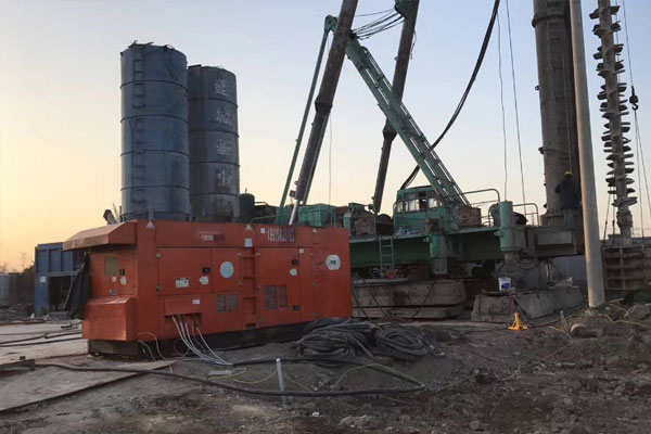 三台如何检查发电机组燃油系统的密封性？