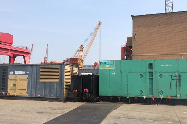 三台发电机出租空气滤清器的清洁频率是多少？