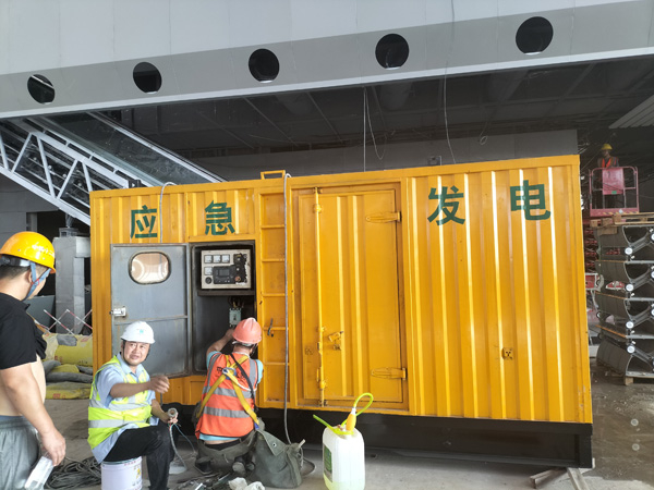 三台怎样判断空气滤清器是否需要更换？