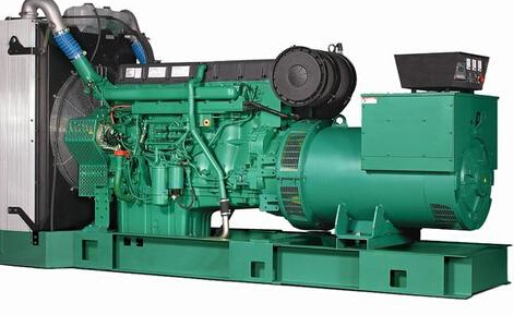 三台发电机除垢后需要用清水冲洗水冷式机油散热器几次？